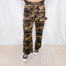 Load image into Gallery viewer, Workin’ Woman Carpenter Pants | CAMO
