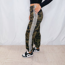 Load image into Gallery viewer, Sidelines Joggers | CAMO (1 XL left)
