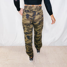 Load image into Gallery viewer, Sidelines Joggers | CAMO (1 XL left)
