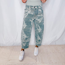 Load image into Gallery viewer, Trap You In Camo Barrel Jeans | MULTI
