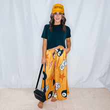 Load image into Gallery viewer, Buttery Basic Tee | BLACK
